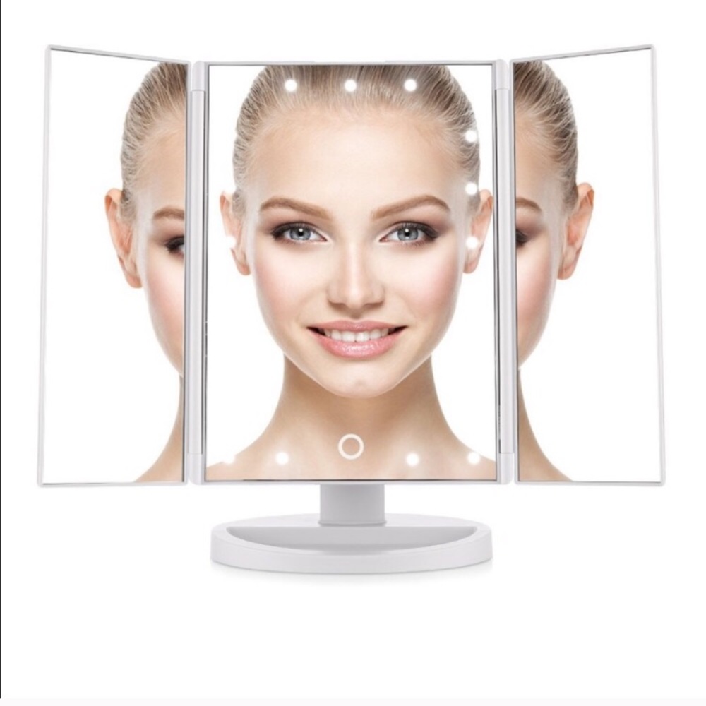 NWOB Easehold Tri-Fold Lighted Make-up Mirror
